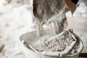Diatomaceous Earth Application